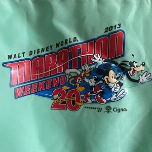Walt Disney World 2013 20th Marathon Windbreaker-M-NEW